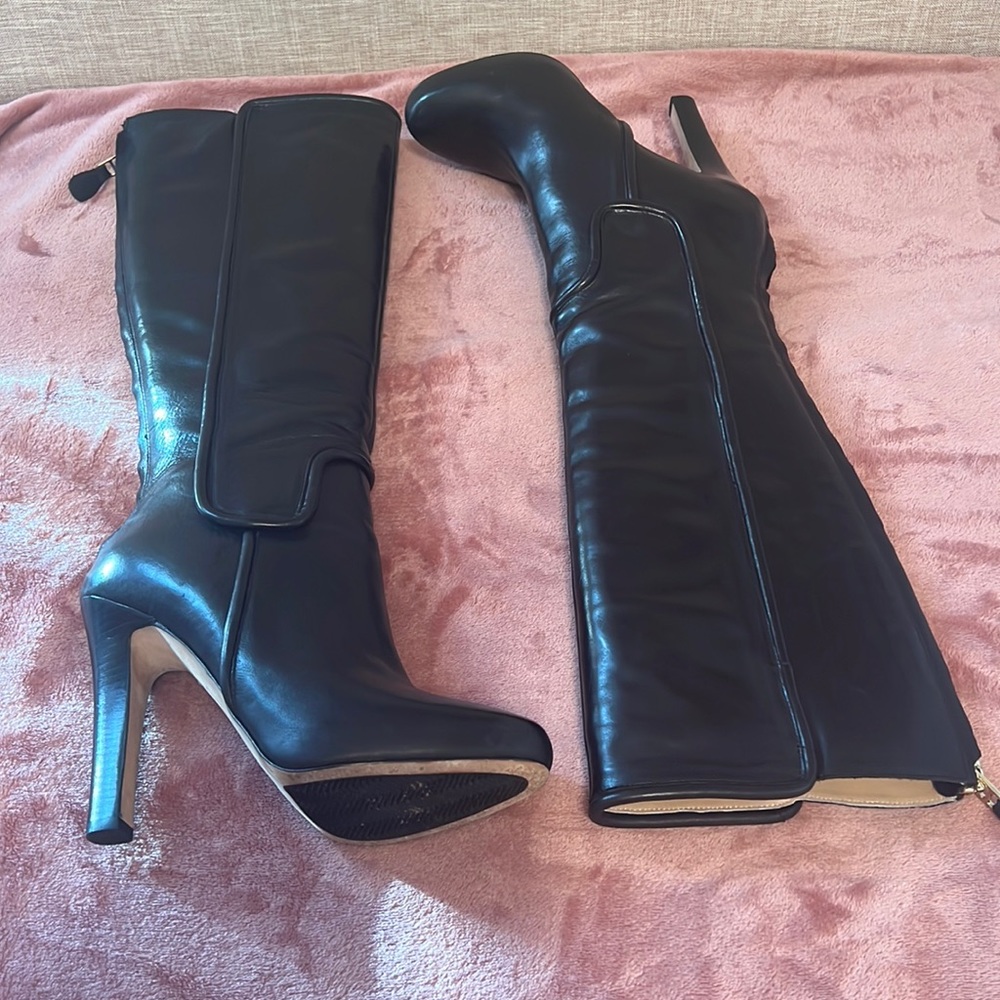 Gentle used! Diane Von Furstenberg Black Leather Knee-High Boots size 8.5